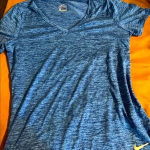 5/$15 Nike dri-fit top